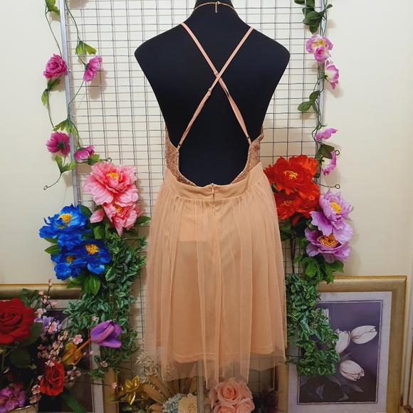 1 DAY SALE ONLY! ☆ SHOWPO. Rose Gold Sequence Mini Dress AU16 NWT - Picture 3 of 16